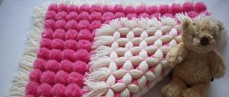 DIY pletena pustna kapa za kostum čebelice