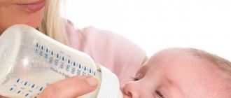 Kaj storiti, če dojenček ne dobi dovolj materinega mleka