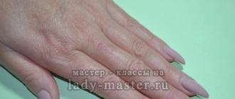 Актуален дизайн: леене върху нокти и течни камъни Маникюр с леене върху нокти